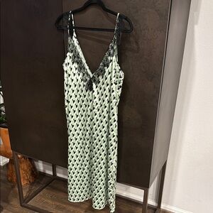 Elegant Green and Black Midi Dress Future Collective